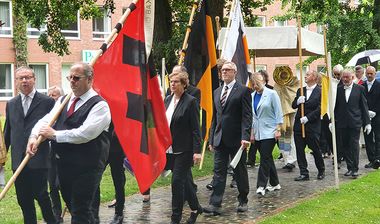 Fahnenabordnungen