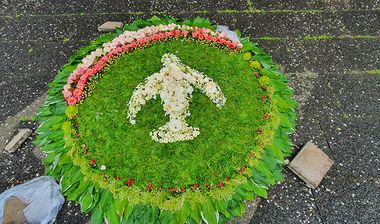 Blumenschmuck vor St. Augustinus